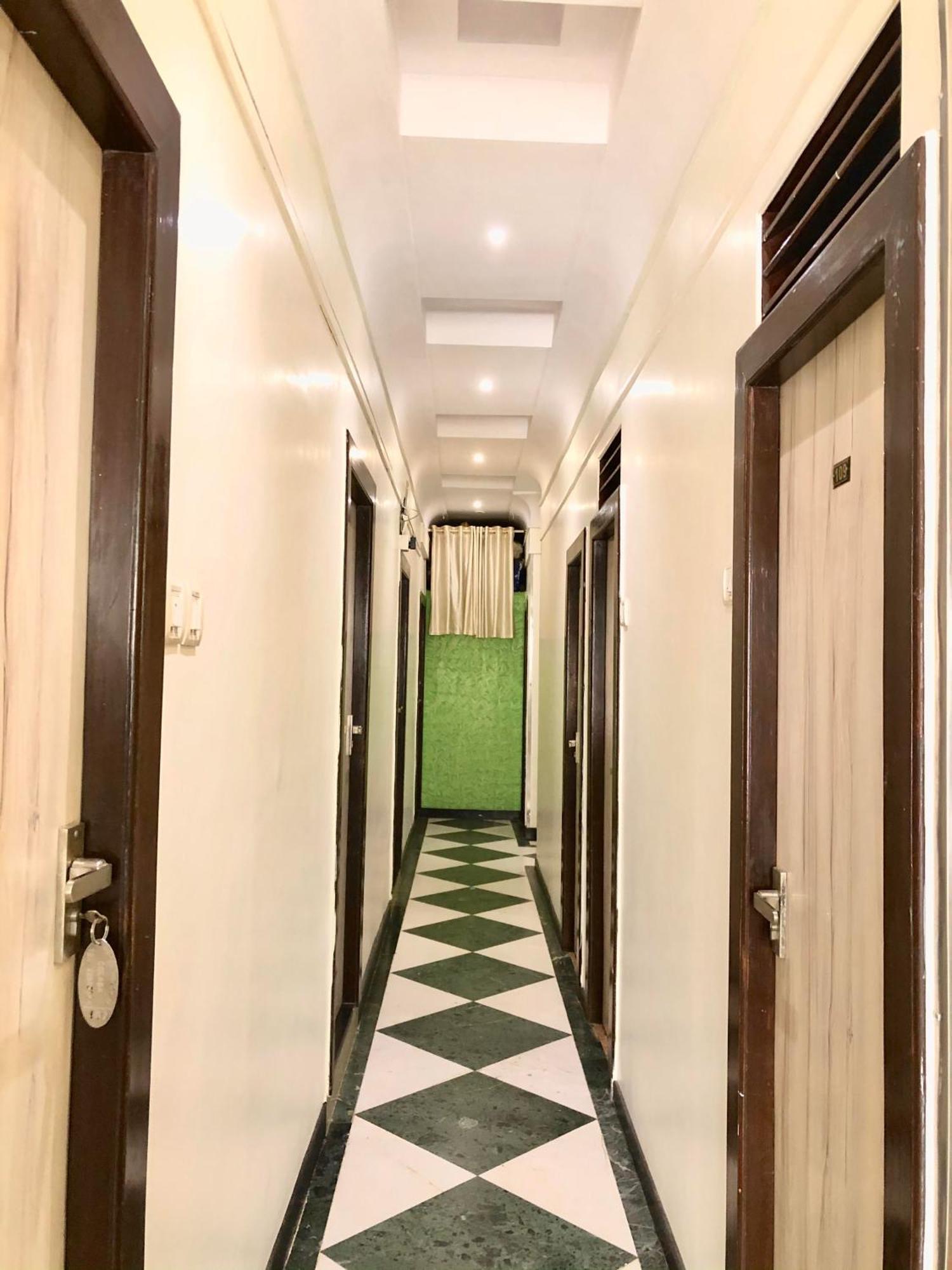 Hotel Volga 2 Mumbai Exterior foto